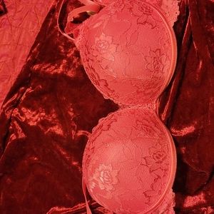 Frederick's of Hollywood 38C push Up bra